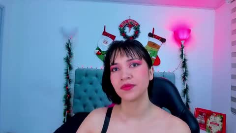 Snapshot of lina_bedoya chatting on December 2024 11:44:01 AM Lina Bedoya online show from December 2024 11:44:01 AM