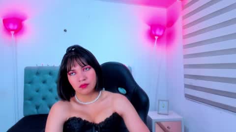 Snapshot of lina_bedoya chatting on January 2025 11:37:01 AM Lina Bedoya online show from January 2025 11:37:01 AM
