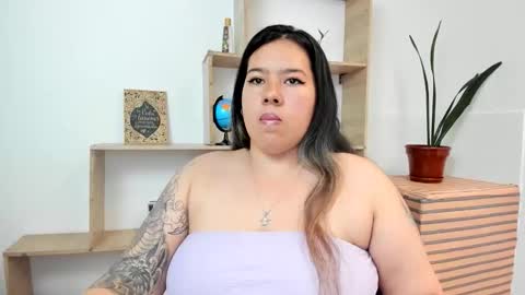Snapshot of lina_browm chatting on April 2026 06:25:01 PM Lina Browm online show from April 2026 06:25:01 PM