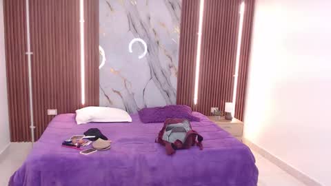 Lina online show from September 2025 12:16:02 PM