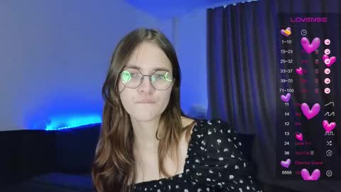 Snapshot of lina_hall chatting on September 2025 12:18:01 PM lina hall online show from September 2025 12:18:01 PM