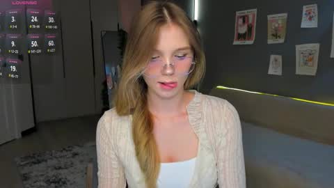 Lina online show from March 2026 01:36:02 PM