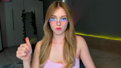 Lina online show from March 2026 01:04:01 PM