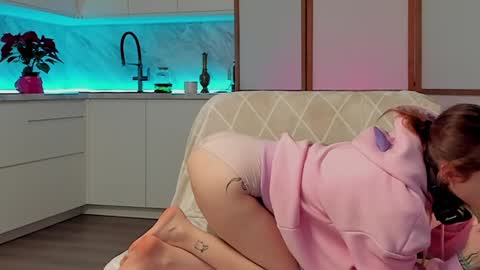 Snapshot of lina_n_kitty chatting on December 2024 12:14:02 PM Lina - online show from December 2024 12:14:02 PM