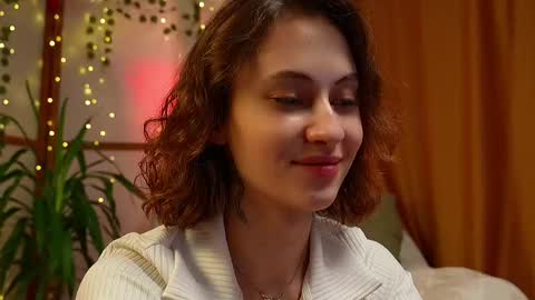 Snapshot of lina_n_kitty chatting on February 2025 08:44:02 PM Lina - online show from February 2025 08:44:02 PM