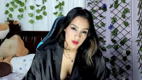 Snapshot of lina_paola chatting on February 2025 10:37:02 PM paola online show from February 2025 10:37:02 PM