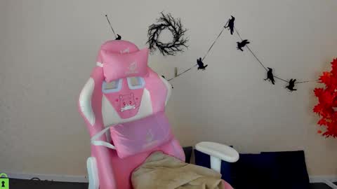 LINA online show from November 2025 01:04:02 AM