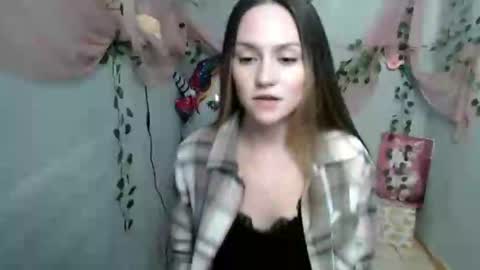 Lina online show from December 2024 08:37:02 AM