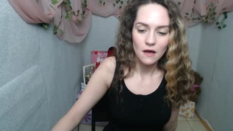 Lina online show from January 2025 09:47:02 AM