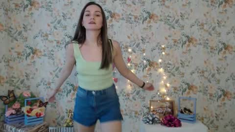 Lina online show from February 2025 10:20:02 AM