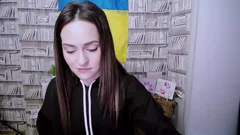 Lina online show from September 2025 05:45:02 AM