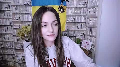 Lina online show from October 2025 08:20:02 AM