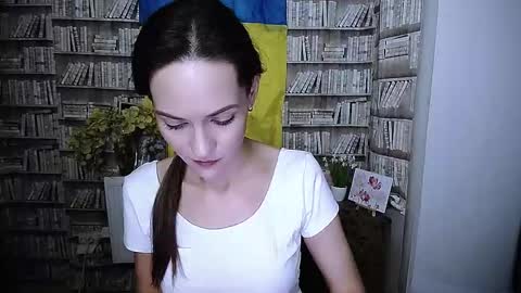 Snapshot of lina_star_s chatting on November 2025 09:09:01 AM Lina online show from November 2025 09:09:01 AM