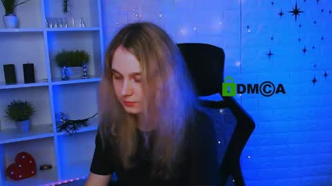 Snapshot of linaa_dolly chatting on June 2026 01:33:01 PM linaa_dolly online show from June 2026 01:33:01 PM