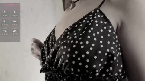 Lina online show from September 2025 04:01:02 PM