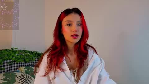 Lina online show from March 2026 06:33:01 PM