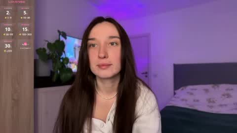 Lina online show from April 2026 06:36:02 PM