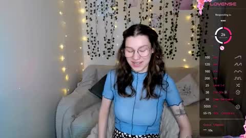 Lina online show from October 2025 03:31:02 AM