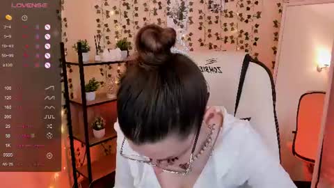 Lina online show from June 2026 02:27:02 AM