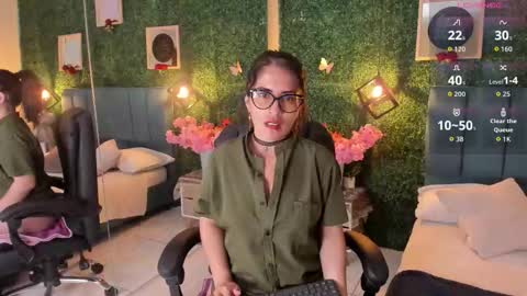 Snapshot of linagh chatting on September 2025 11:55:01 AM Lina online show from September 2025 11:55:01 AM