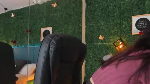 Lina  online show from March 2026 11:32:02 AM