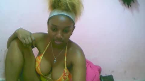 Snapshot of linah1123 chatting on November 2025 07:16:01 PM linah1123 online show from November 2025 07:16:01 PM