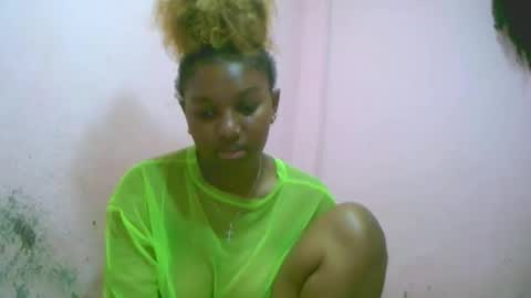 Snapshot of linah1123 chatting on November 2025 04:56:01 AM linah1123 online show from November 2025 04:56:01 AM