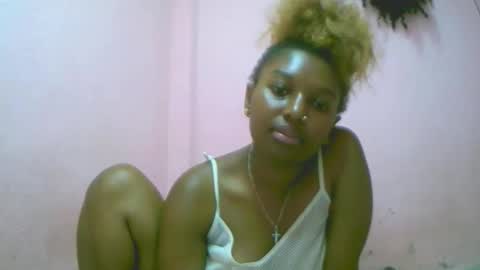 Snapshot of linah1123 chatting on November 2025 06:25:02 AM linah1123 online show from November 2025 06:25:02 AM