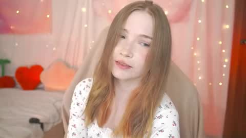 Snapshot of linalyy chatting on April 2026 05:48:02 AM Lina online show from April 2026 05:48:02 AM