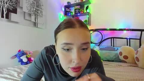 Lina online show from March 2026 10:05:02 PM