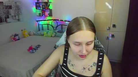 Lina online show from May 2026 09:33:02 PM