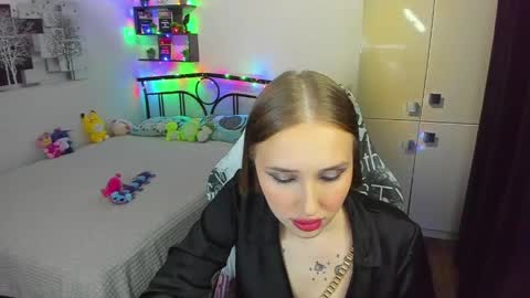 Lina online show from May 2026 09:42:01 PM