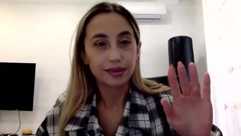 Snapshot of linavora chatting on February 2026 11:35:02 AM linavora online show from February 2026 11:35:02 AM