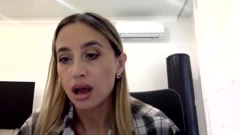 Snapshot of linavora chatting on February 2026 11:39:02 AM linavora online show from February 2026 11:39:02 AM