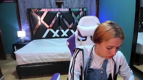  Linda  online show from January 2025 11:00:02 AM