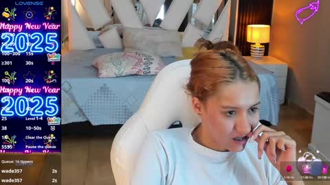  Linda  online show from January 2025 05:04:01 PM