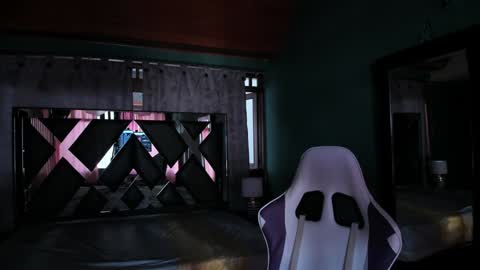  Linda  online show from February 2025 09:19:01 PM