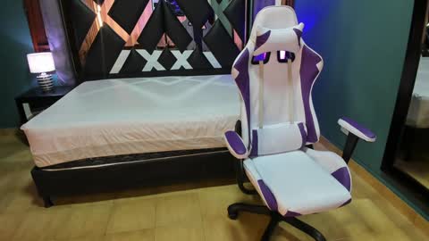  Linda  online show from February 2025 06:07:01 PM