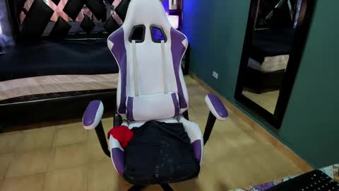  Linda  online show from March 2025 07:23:01 PM