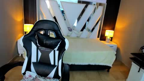  Linda  online show from March 2026 06:00:01 PM