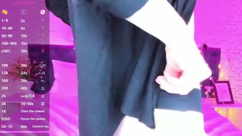 Snapshot of linda__bryant chatting on December 2024 04:11:01 AM Linda GMT2 Mon Tu Fri Sa Su 0300am-1000 am online show from December 2024 04:11:01 AM