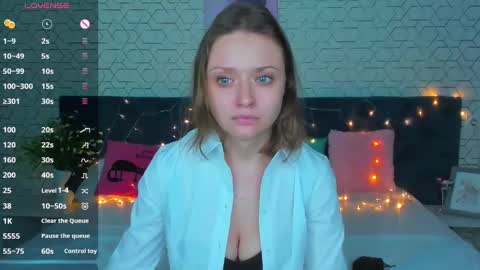 Snapshot of linda__bryant chatting on February 2025 03:42:01 AM Linda GMT2 Mon Tu Fri Sa Su 0300am-1000 am online show from February 2025 03:42:01 AM