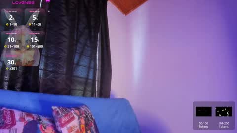 Snapshot of linda__foxx chatting on December 2024 04:04:01 PM FOX online show from December 2024 04:04:01 PM