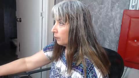 Snapshot of linda__mature chatting on September 2025 11:54:02 AM Linda online show from September 2025 11:54:02 AM
