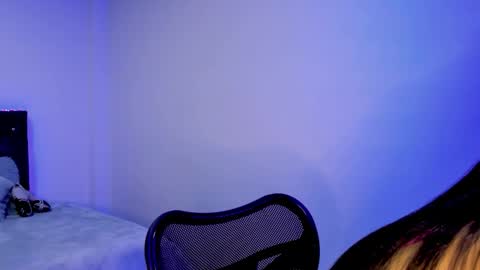 Snapshot of linda_alana chatting on September 2025 05:51:02 PM Alana online show from September 2025 05:51:02 PM
