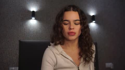 Linda online show from December 2025 01:49:02 PM