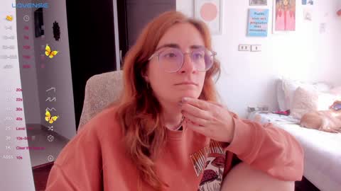 Snapshot of linda_giggle chatting on January 2025 04:44:01 PM Giggles online show from January 2025 04:44:01 PM