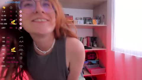 Snapshot of linda_giggle chatting on February 2025 07:03:02 PM Giggles online show from February 2025 07:03:02 PM