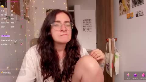 Giggles  online show from October 2025 03:07:01 PM