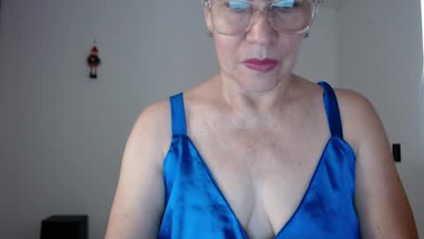 Snapshot of linda_hanna1977 chatting on December 2025 02:55:01 PM Linda Hanna online show from December 2025 02:55:01 PM